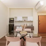 Modern Apartment, Center Porta Nuova 公寓
