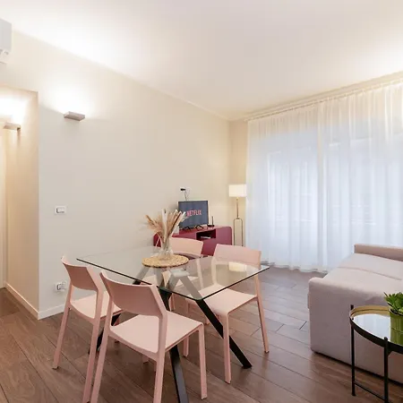 Modern Apartment, Center Porta Nuova * Turin