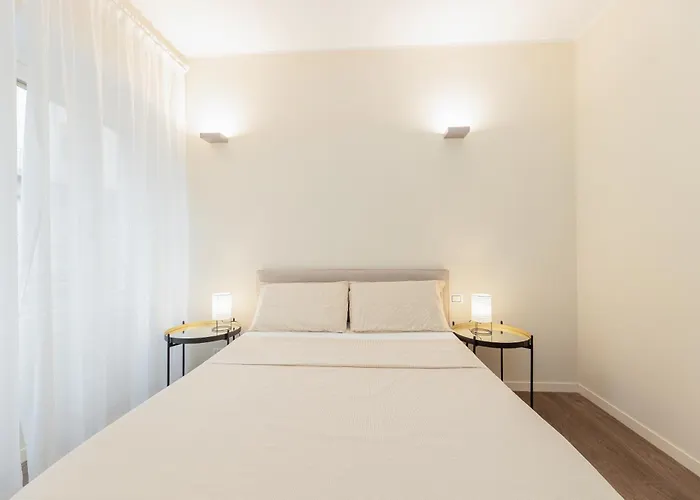 Modern Apartment, Center Porta Nuova Apartment Turin